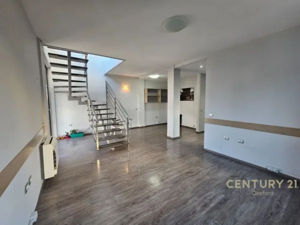 Tirane, jepet me qera zyre Kati 2, 144 m² 1.400 € (21 Dhjetori)