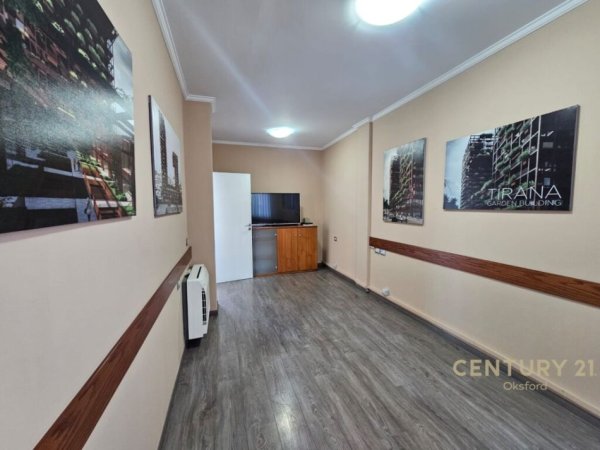 Tirane, jepet me qera zyre Kati 2, 144 m² 1.400 € (21 Dhjetori)