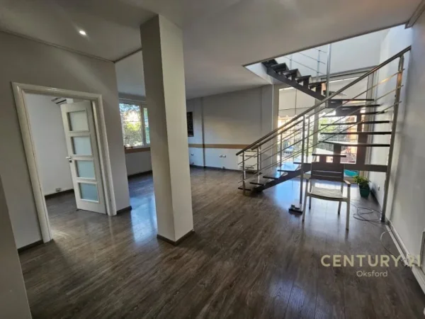 Tirane, jepet me qera zyre Kati 2, 144 m² 1.400 € (21 Dhjetori)