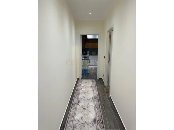Tirane, jepet me qera apartament 1+1 Kati 2, 75 m² 750 € (TEG)