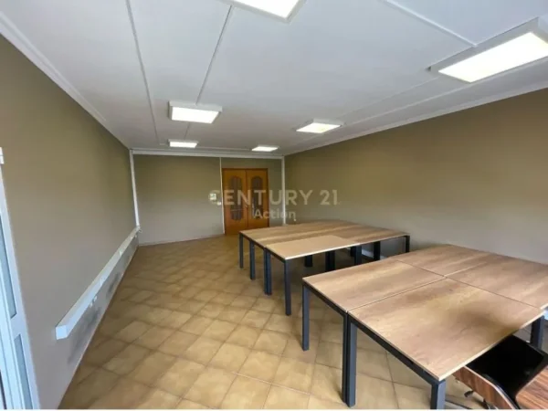 Tirane, jepet me qera zyre Kati 5, 146 m² 1.000 € (Bulevardin Gjergj Fishta, Ish Ekspozita)