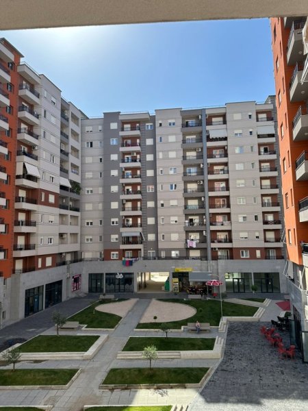Tirane, jepet me qera apartament 2+1+Ballkon Kati 3, 102 m² 430 € (rruga sokrat miho)