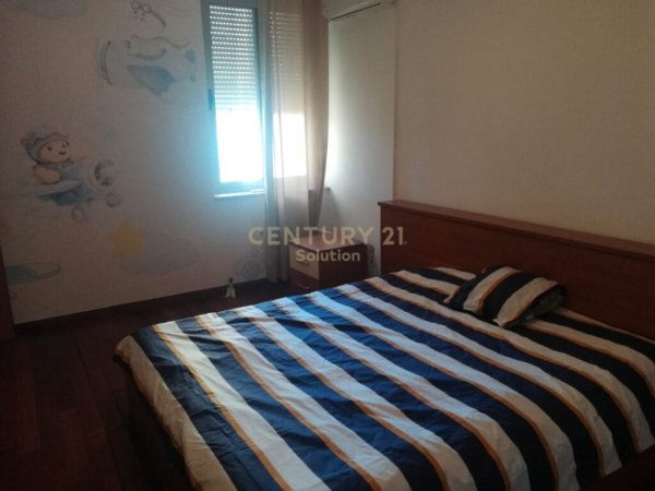 Tirane, jap me qera apartament 1+1 , 85 m² 600 € (Rruga e Kosovarëve)