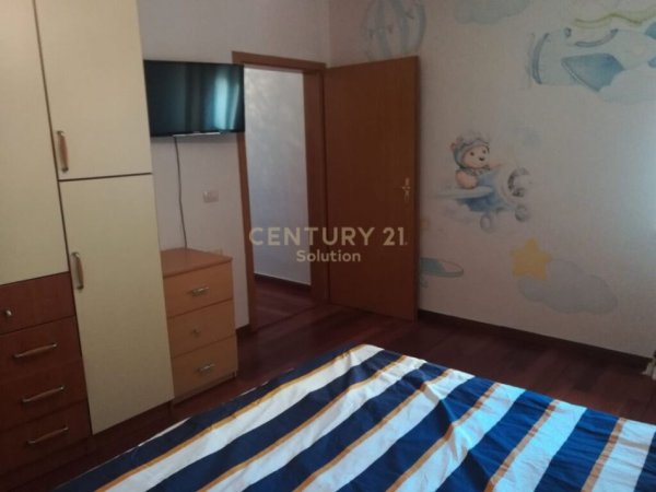 Tirane, jap me qera apartament 1+1 , 85 m² 600 € (Rruga e Kosovarëve)