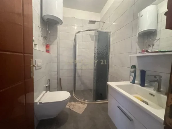 Tirane, shitet apartament 2+1 Kati 8, 120 m² 133.000 € (astir)