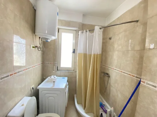 Tirane, shitet apartament 1+1+Ballkon Kati 4, 76 m² 130.000 € (Kodra e Diellit)
