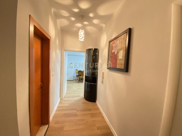 Tirane, jepet me qera apartament 1+1 Kati 4, 70 m² 600 € (Rruga Sami Frasheri)