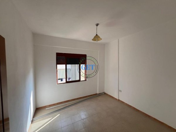 Durres, shitet apartament 1+1+Ballkon Kati 5, 72 m² 75.000 € (Plazh Hekurrudha)