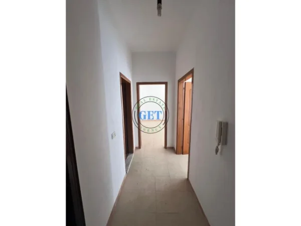 Durres, shitet apartament 1+1+Ballkon Kati 5, 72 m² 75.000 € (Plazh Hekurrudha)