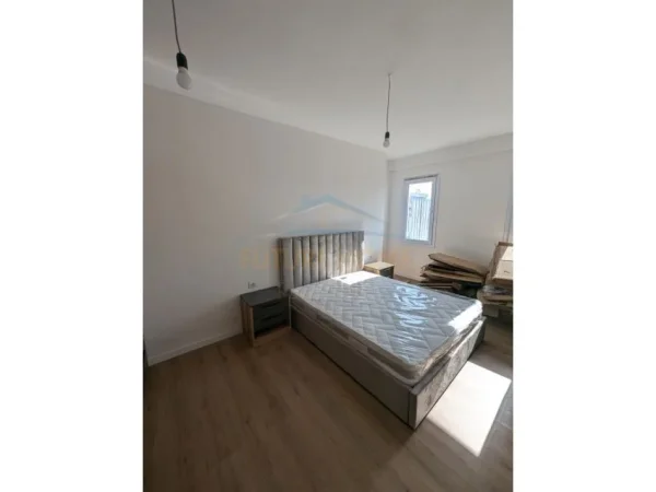 Tirane, jepet me qera apartament 3+1 Kati 9, 103 m² 700 € (Ish Fusha e Aviacionit)