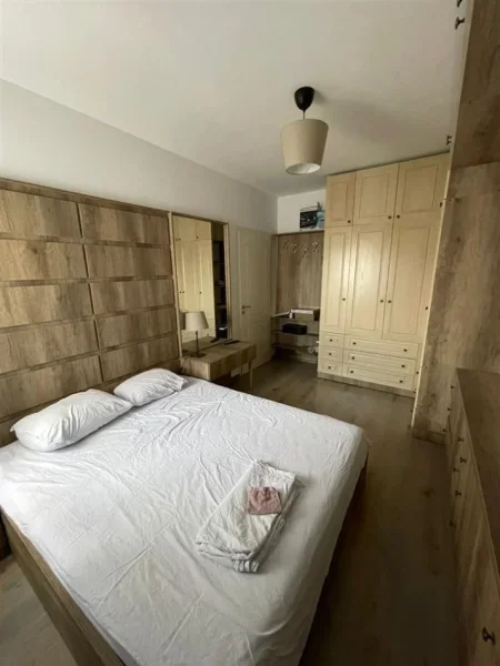 Tirane, jepet me qera apartament 2+1+Ballkon Kati 7, 80 m² 550 € (Astir)