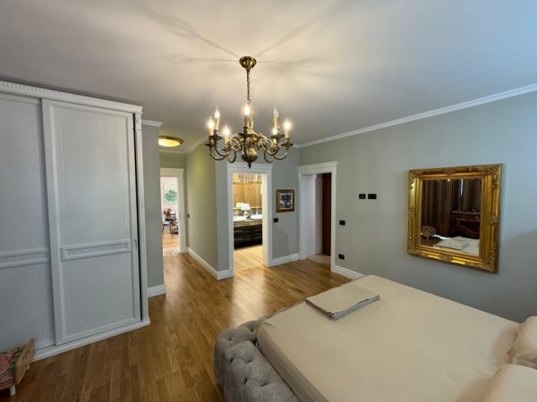 Tirane, shitet apartament 4+1 , 266 m² 750.000 € (SELVIA)