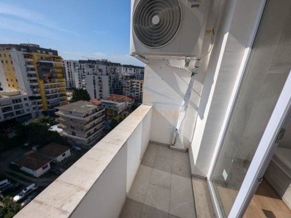 Tirane, jepet me qera apartament 3+1+Ballkon Kati 9, 103 m² 700 € (fusha e avioacionit)