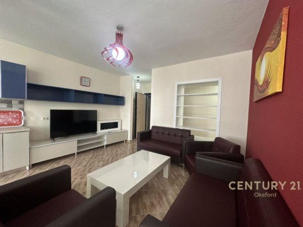 Tirane, jepet me qera apartament 2+1+Ballkon Kati 3, 117 m² 430 € (Rruga Muhamed Deliu)