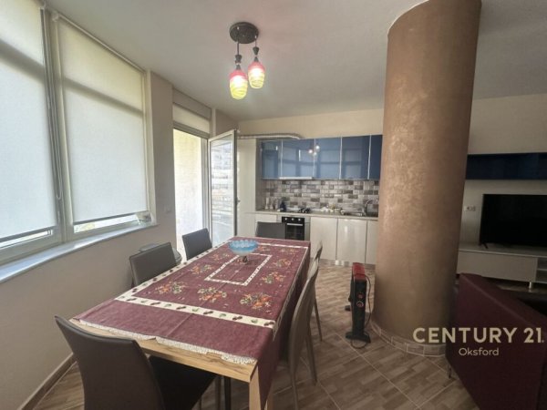 Tirane, jepet me qera apartament 2+1+Ballkon Kati 3, 117 m² 430 € (Rruga Muhamed Deliu)