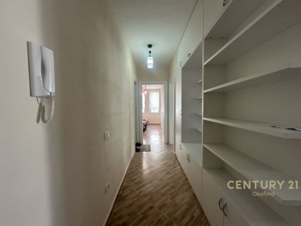 Tirane, jepet me qera apartament 2+1+Ballkon Kati 3, 117 m² 430 € (Rruga Muhamed Deliu)