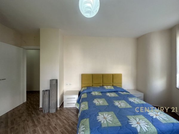 Tirane, jepet me qera apartament 2+1+Ballkon Kati 3, 117 m² 430 € (Rruga Muhamed Deliu)