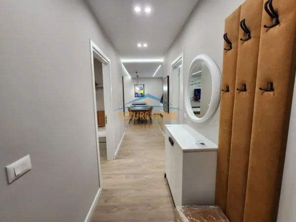 Tirane, jepet me qera apartament 2+1 Kati 3, 116 m² 900 € (Kompleksin Rezidencial Tirana Trio Towers)