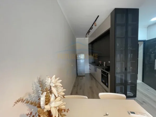 Tirane, jepet me qera 1+1 Kati 2, 74 m² 680 € (Rose Garden Residence)