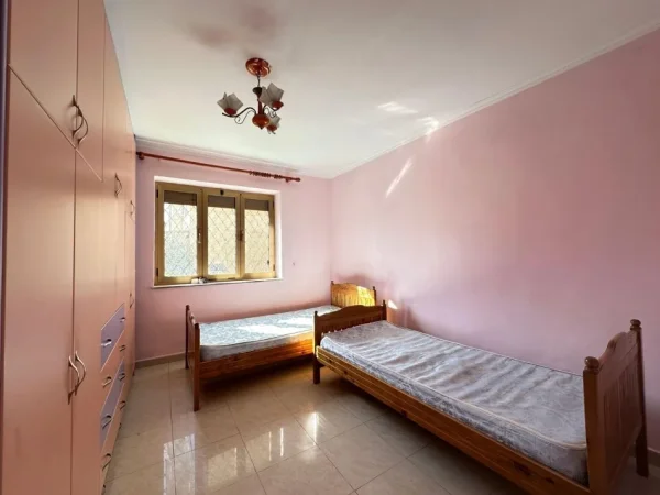 Tirane, shitet apartament 1+1 Kati 2, 56 m² 119.000 € (Rruga e Elbasanit)