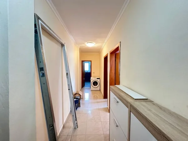 Tirane, shitet apartament 1+1 Kati 2, 56 m² 119.000 € (Rruga e Elbasanit)