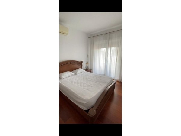Tirane, jepet me qera 2+1 Kati 6, 160 m² 1.000 € (Rruga e kavajes)