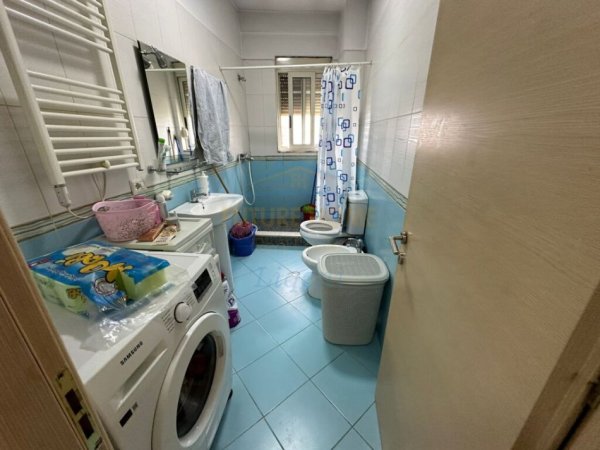 Tirane, shitet apartament 2+1+Ballkon Kati 6, 94 m² 120.000 € (Unaza e Re)