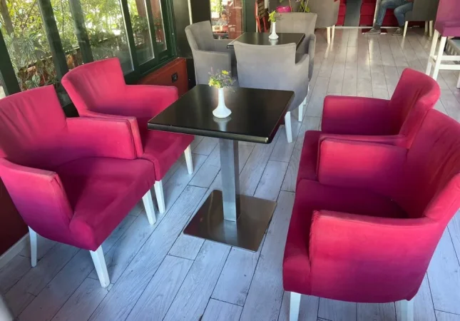 Tirane, SHITEN KOMPLETE KARRIKESH + TAVOLINA PER BAR KAFE