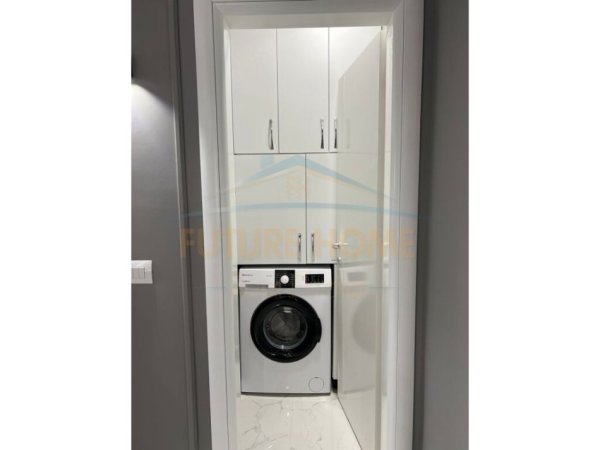 Tirane, jepet me qera 2+1 Kati 5, 70 m² 850 € (Myslym Shyri)