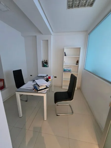 Tirane, shitet ambjent biznesi Kati 2, 91 m² 340.000 €