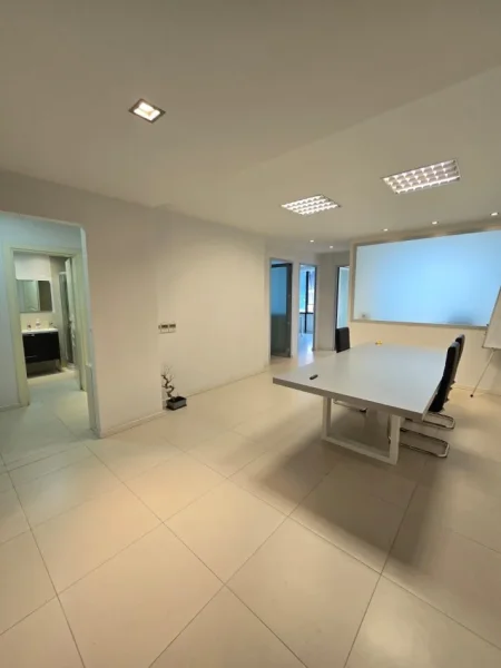 Tirane, shitet ambjent biznesi Kati 2, 91 m² 340.000 €