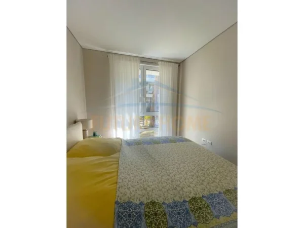Durres, shitet apartament 2+1+Ballkon Kati 0, 170 m² 300.000 € (SAN PIETRO,GJIRI I LALZIT)