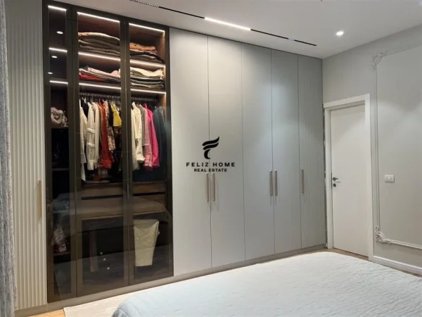 Tirane, jepet me qera apartament 3+1 Kati 1, 110 m² 950 € (SELITE)