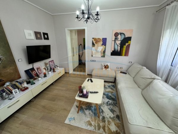 Durres, shitet apartament 2+1 Kati 0, 136 m² 130.000 € (KOPSHTI IVINA,DURRES)