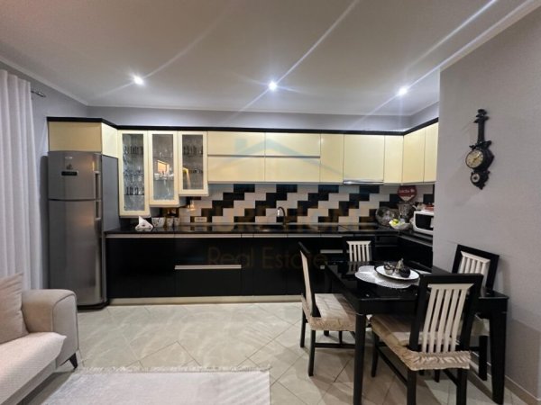 Durres, shitet apartament 2+1 Kati 3, 103 m² 130.000 € (SPITALI RAJONAL,DURRES)