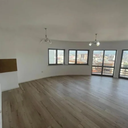 Tirane, shitet apartament , (Zogu i Zi)