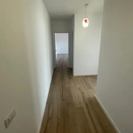 Tirane, shitet apartament , (Zogu i Zi)