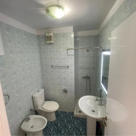 Tirane, shitet apartament , (Zogu i Zi)