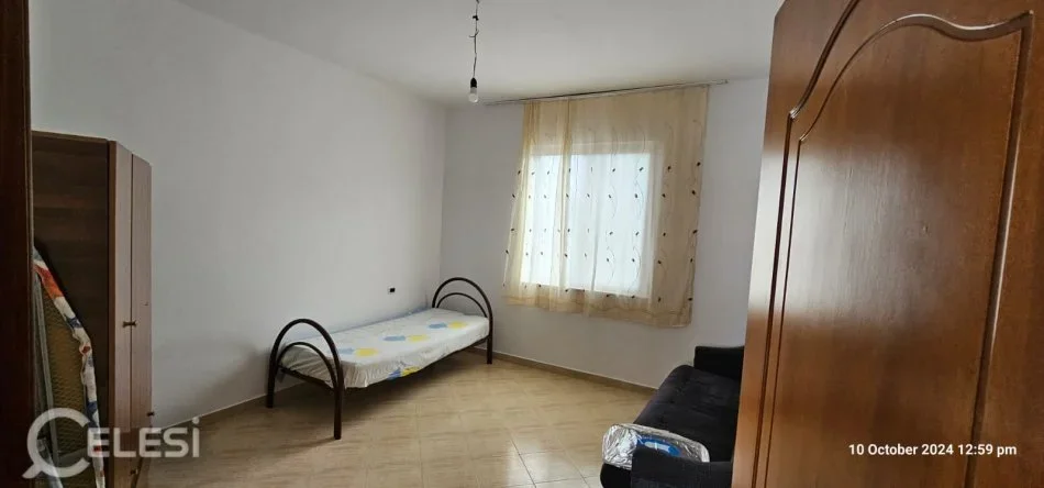 Tirane, jepet me qera apartament 2+1+Ballkon Kati 3, 119 m² 650 € (PALLATI ME SHIGJETA)