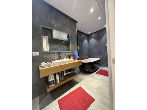 Durres, shitet apartament 2+1 Kati 19, 132 m² 396.000 € (VOLLGA,DURRES)