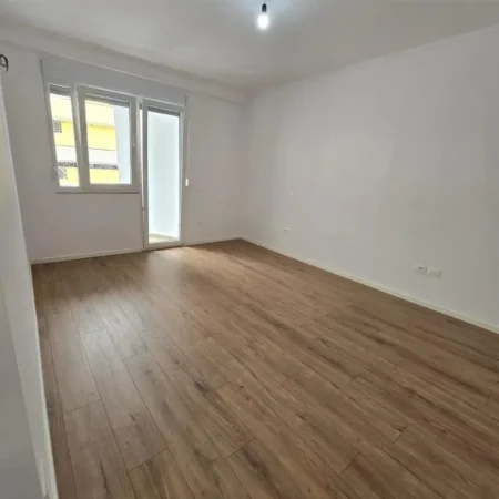 Tirane, shitet apartament Kati 7, 97 m² 210.000 € (Rruga e Kavajes)