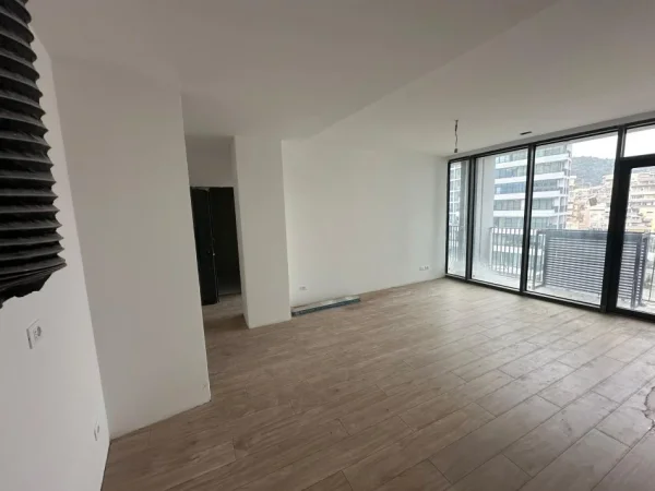 Tirane, jepet me qera apartament 1+1+Ballkon Kati 6, 70 m² 700 € (Liqeni Artificial)