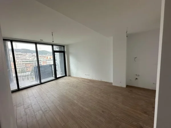 Tirane, jepet me qera apartament 1+1+Ballkon Kati 6, 70 m² 700 € (Liqeni Artificial)
