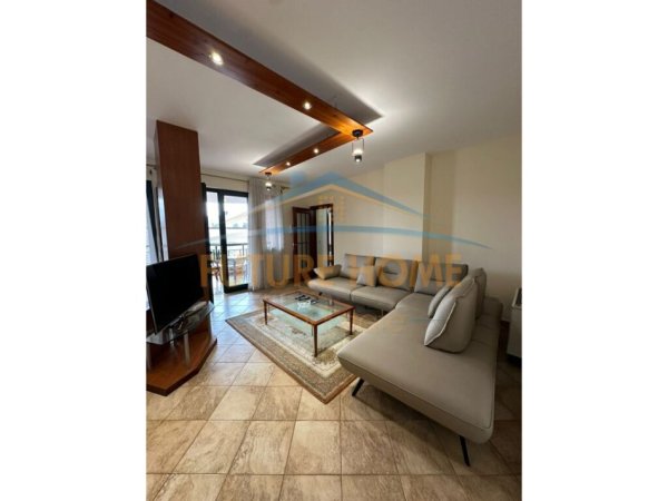 Tirane, jepet me qera apartament 2+1 Kati 9, 118 m² 1.250 € (Rruga Ibrahim Rugova)