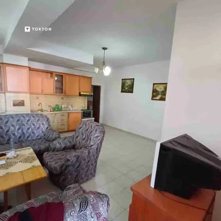 Tirane, shitet apartament 1+1+Ballkon Kati 1, 78 m² 98.000 € (Rruga e Dibres)