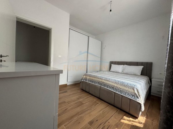 Tirane, jepet me qera apartament 1+1 Kati 1, 65 m² 500 € (Bllok)