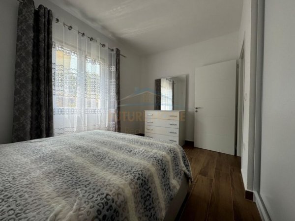 Tirane, jepet me qera apartament 1+1 Kati 1, 65 m² 500 € (Bllok)
