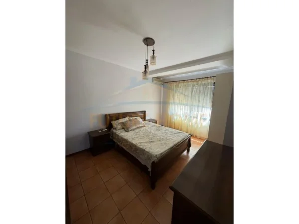 Tirane, jepet me qera 3+1 , 151 m² 750 € (Rruga Sulejman Pitarka)