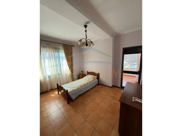 Tirane, jepet me qera 3+1 , 151 m² 750 € (Rruga Sulejman Pitarka)