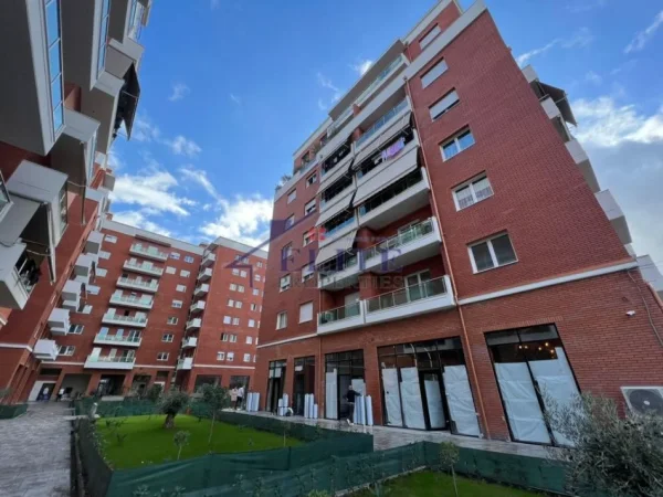 Tirane, shitet dyqan Kati 0, 80 m² 228.000 € (Green City)